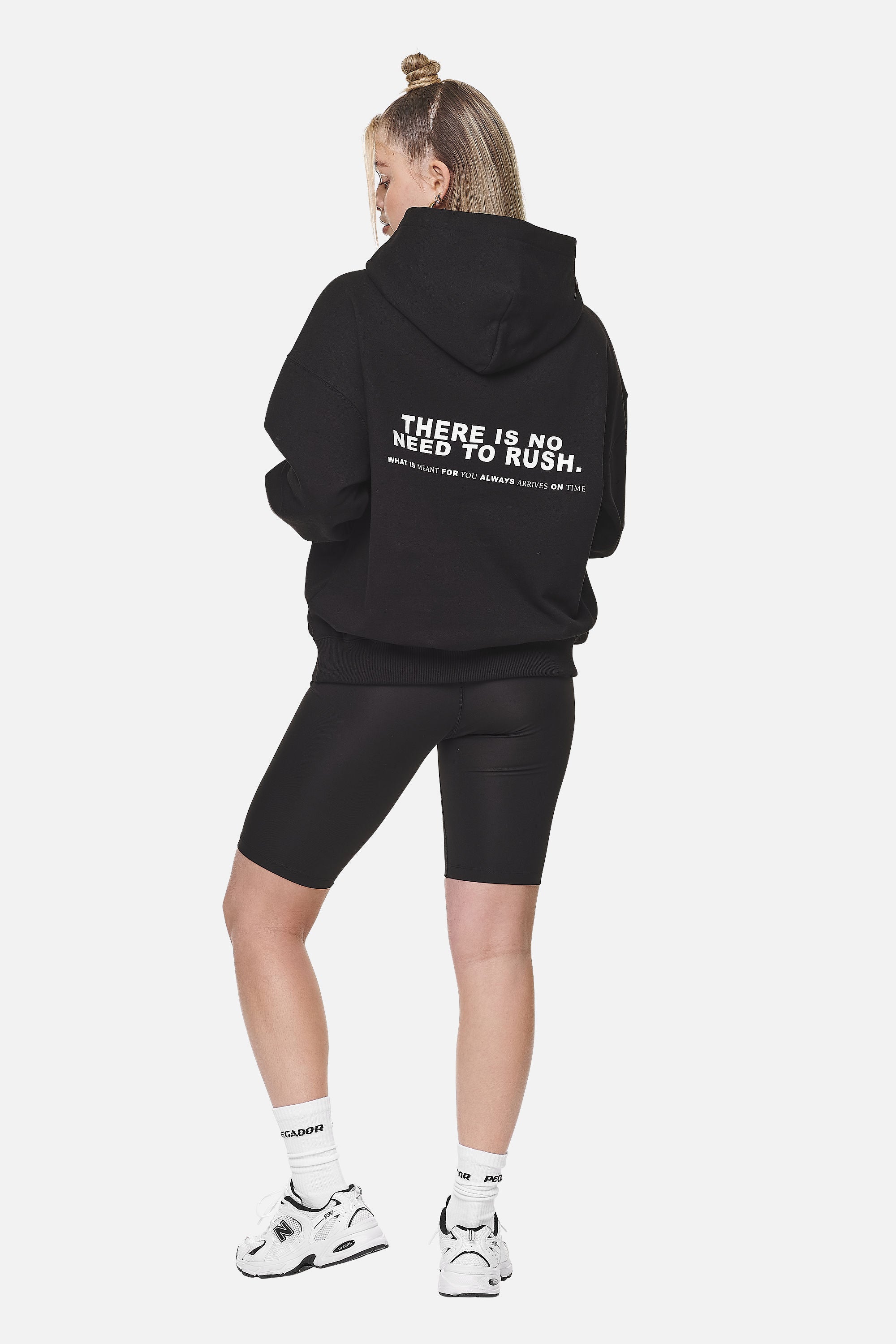 Pegador Jerona Biker Shorts Black Detailshot aus der Never Too Late Kollektion für DaHerren