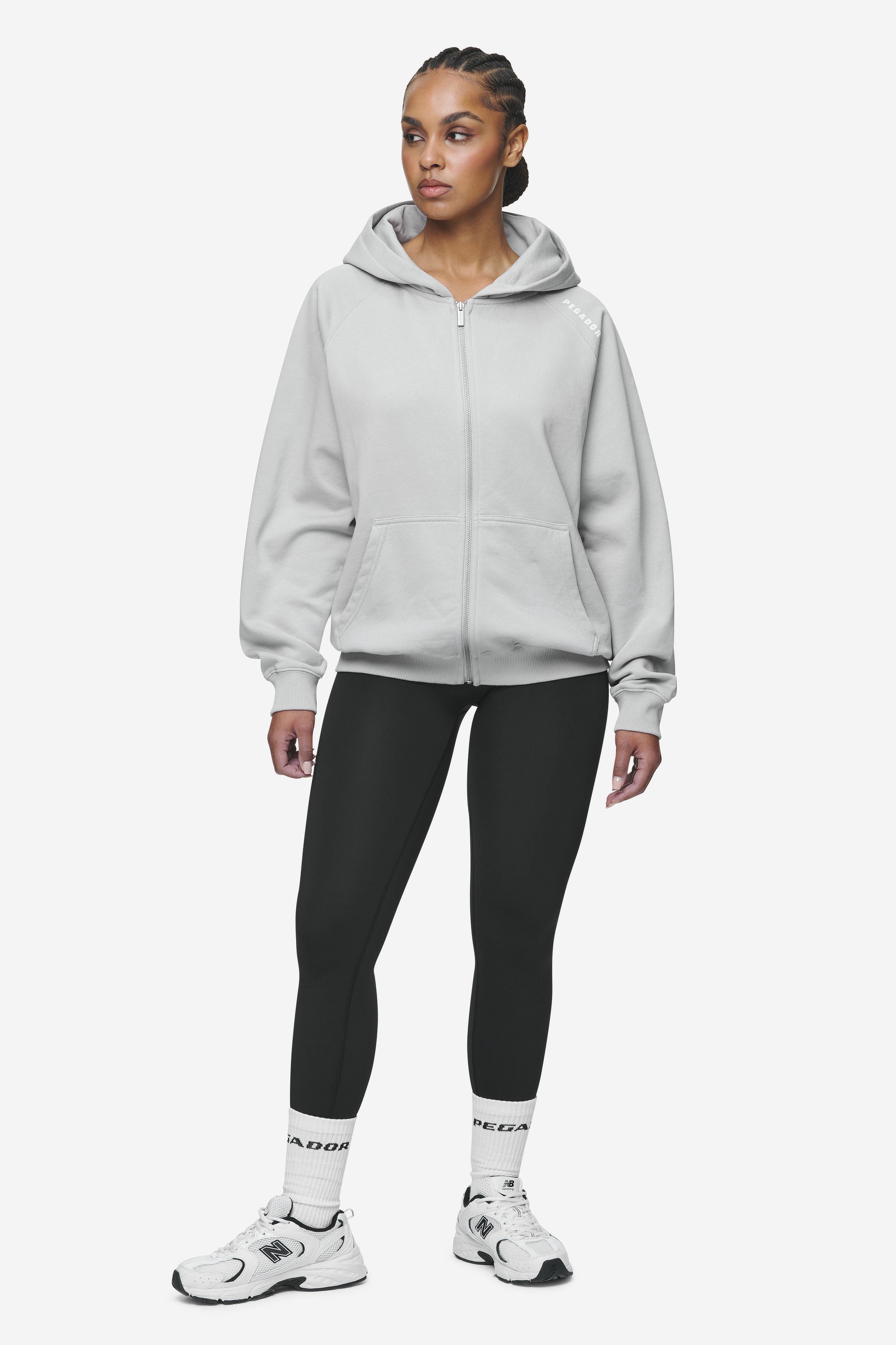 Pegador Gabi Oversized Sweat Jacket Washed Sky Grey Ganzkörper Bild aus der Next Wave Kollektion für DaHerren