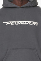 Pegador Manor Oversized Hoodie Washed Volcano Grey Detailshot aus der Do not Disturb Kollektion für Herren