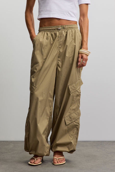 Nelly Cargo Tracksuit Pants Desert Taupe