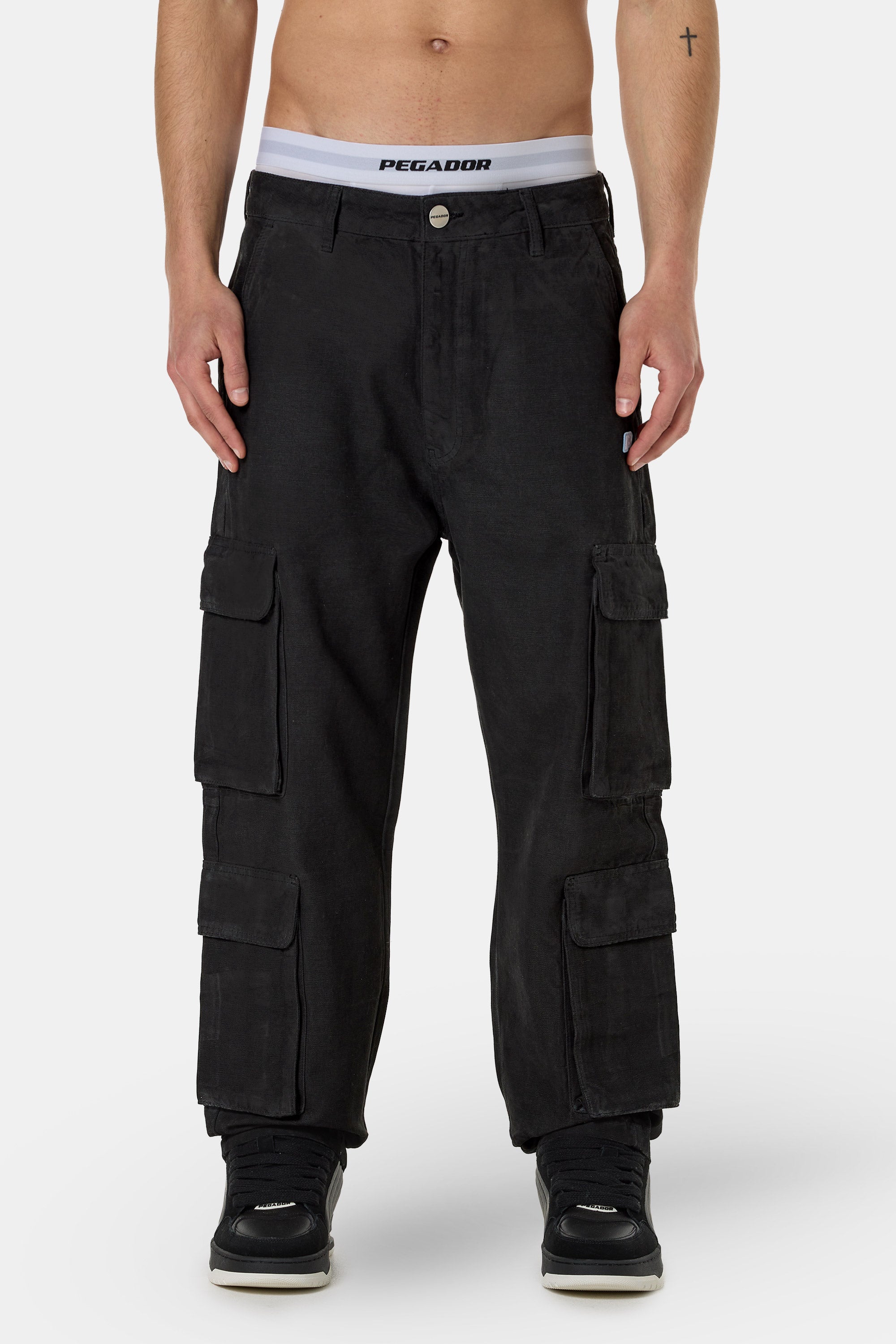 Preto Wide Cargo Pants Dyed Black – PEGADOR®