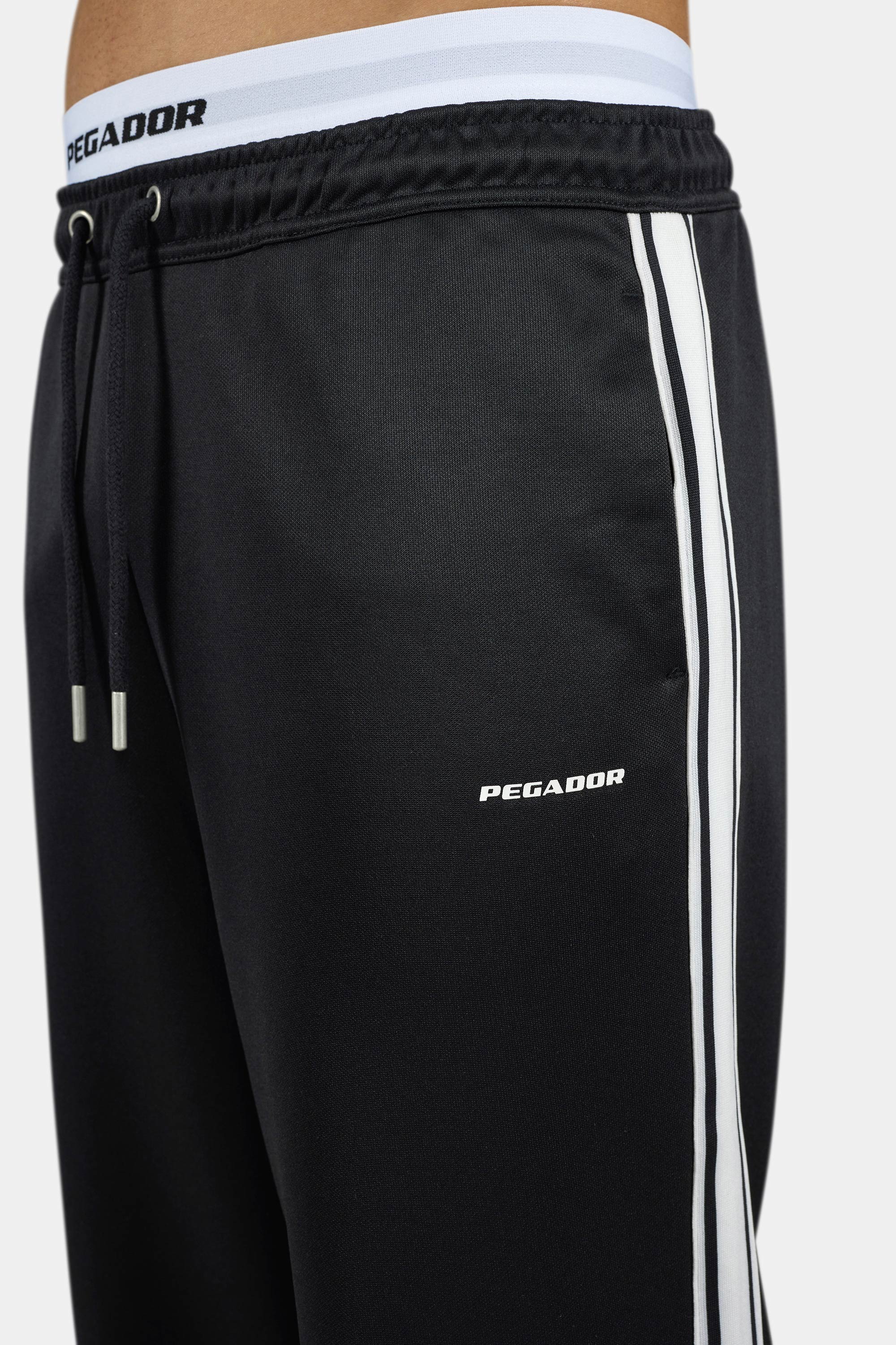 V-FORM WIDE TRACK PANTS - BLACK　Mサイズ Viro Wide Track Pants Black – PEGADOR®