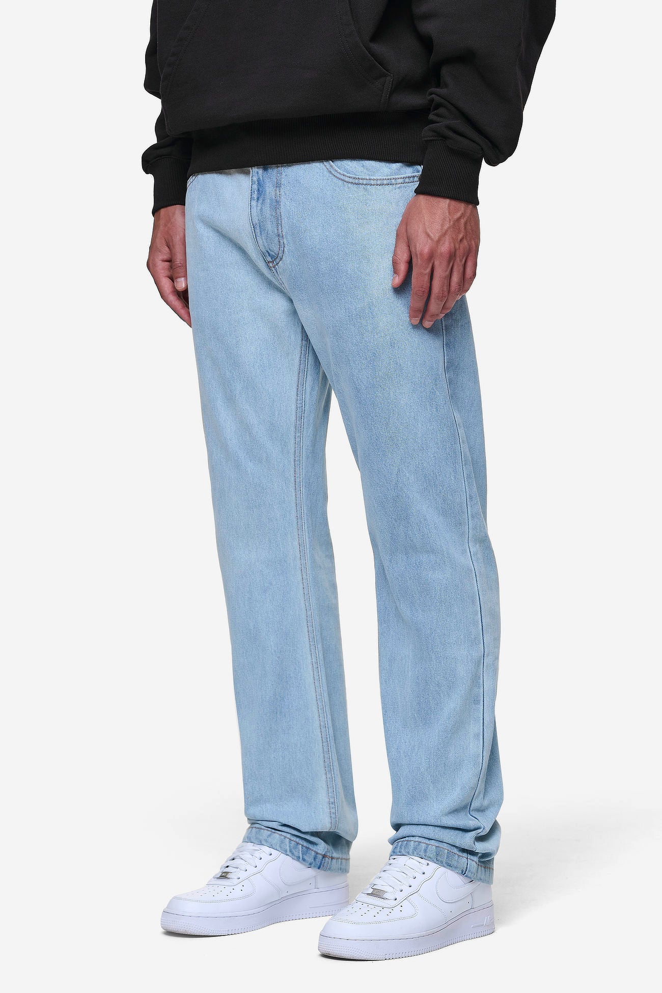 Pegador Baures Straight Jeans Washed Light Blue Seitenansicht aus der PEGADOR® Jeans Kollektion für Herren