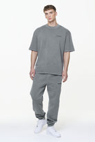 Pegador Logo Heavy Sweat Jogger Vintage Grey Ganzkörper Bild aus der Built to Last Kollektion für Herren