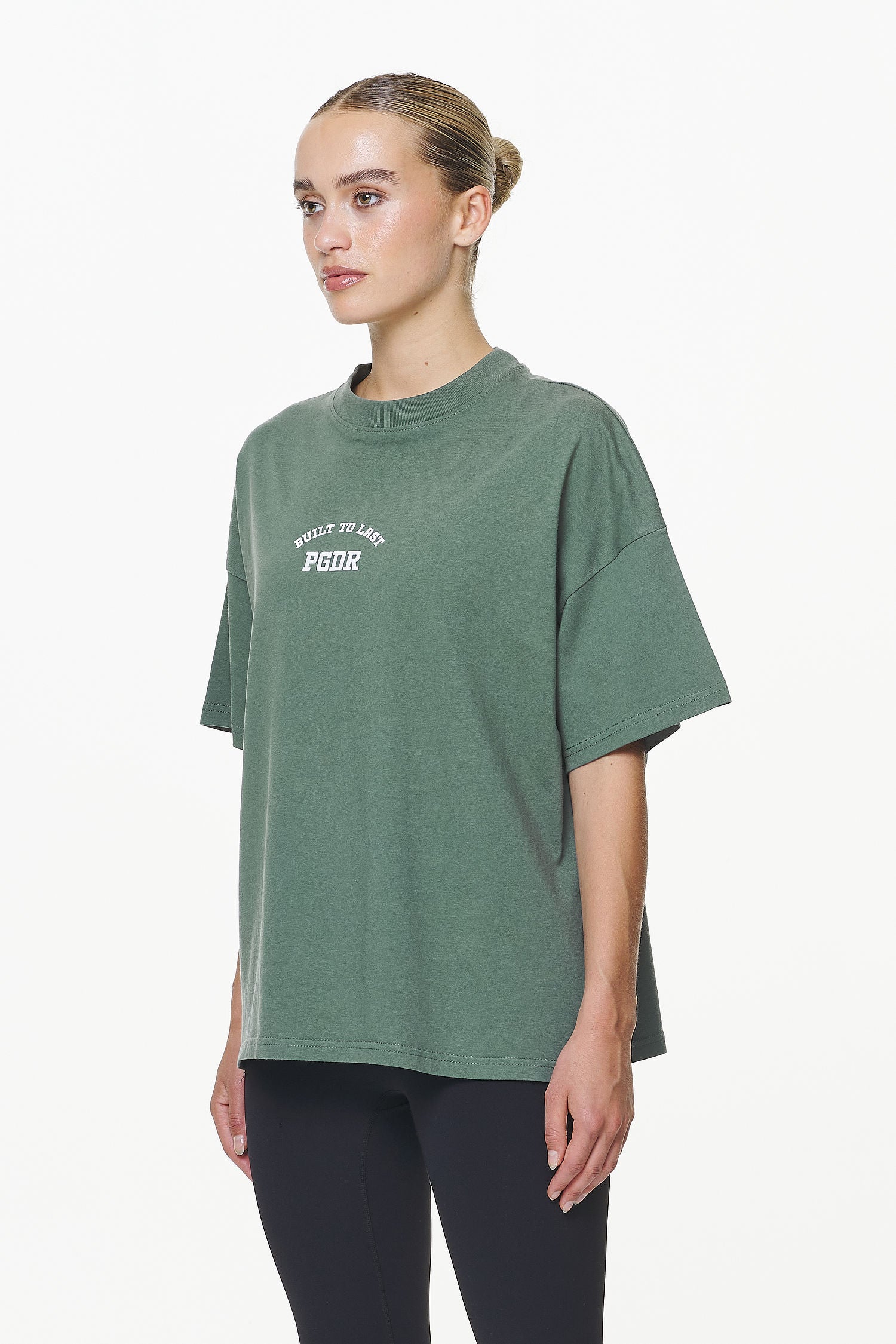 Pegador Harley Heavy Oversized Tee Vintage Washed Garden Green Gegenansicht aus der Built to Last Kollektion für DaHerren