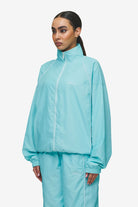 Pegador Lincoln Boxy Track Jacket Sky Blue Seitenansicht aus der High summer Kollektion für DaHerren