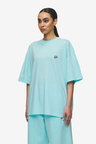 Pegador Leono Boxy Tee Washed Sky Blue Sky Blue Gum Seitenansicht aus der High summer Kollektion für DaHerren