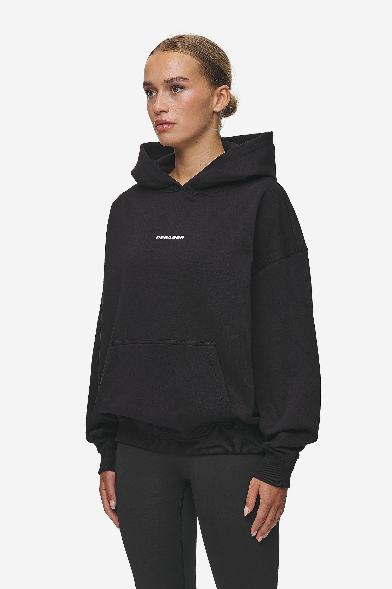 Pegador Atna Logo Oversized Hoodie Black White Gegenansicht aus der Most Alive Kollektion für DaHerren