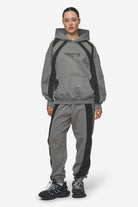 Pegador Amira Oversized Hoodie Washed Deep Grey Black Ganzkörper Bild aus der Most Alive Kollektion für DaHerren