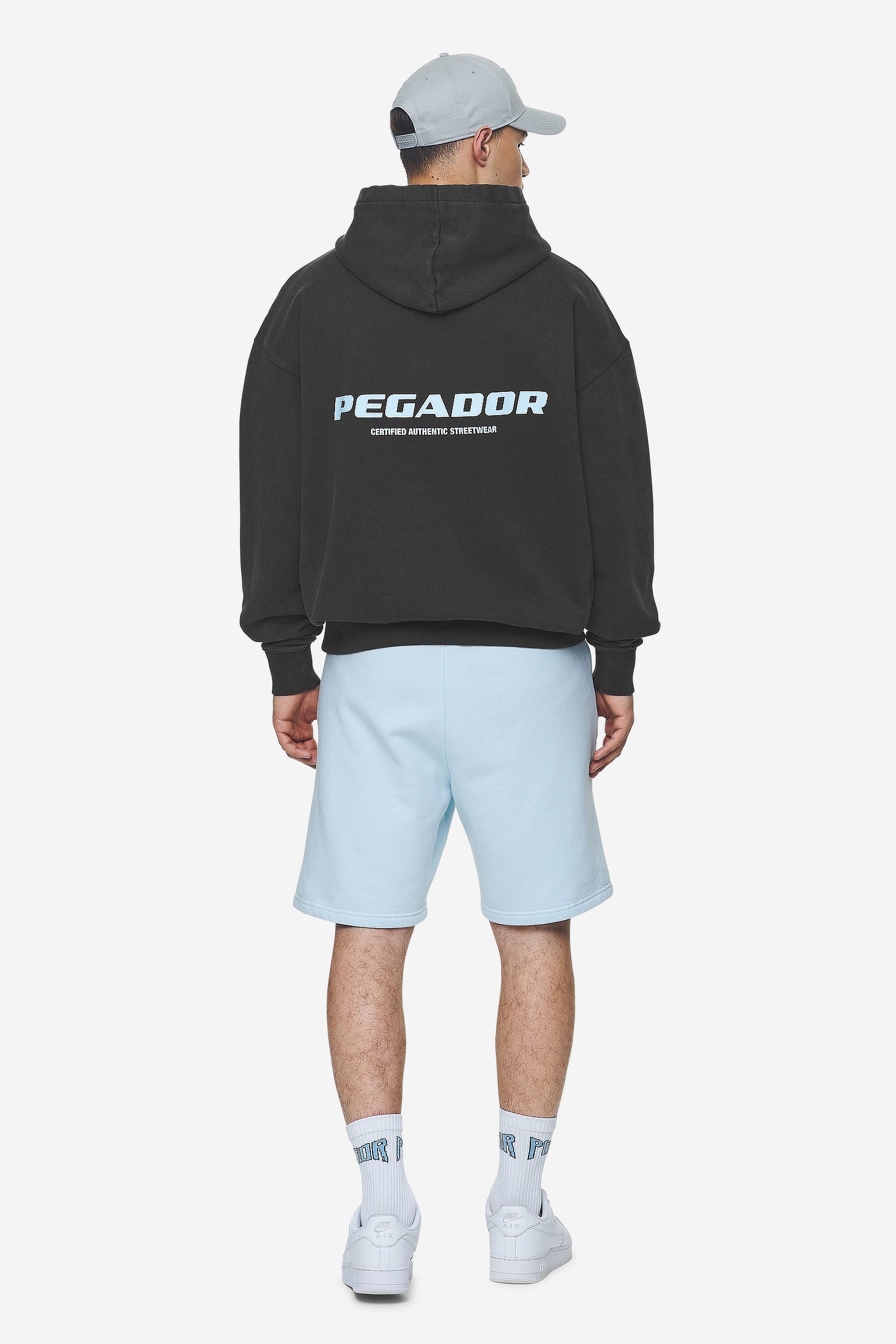 Pegador Colne Logo Oversized Hoodie Vintage Black Baby Blue Detailshot aus der Next Wave Kollektion für Herren