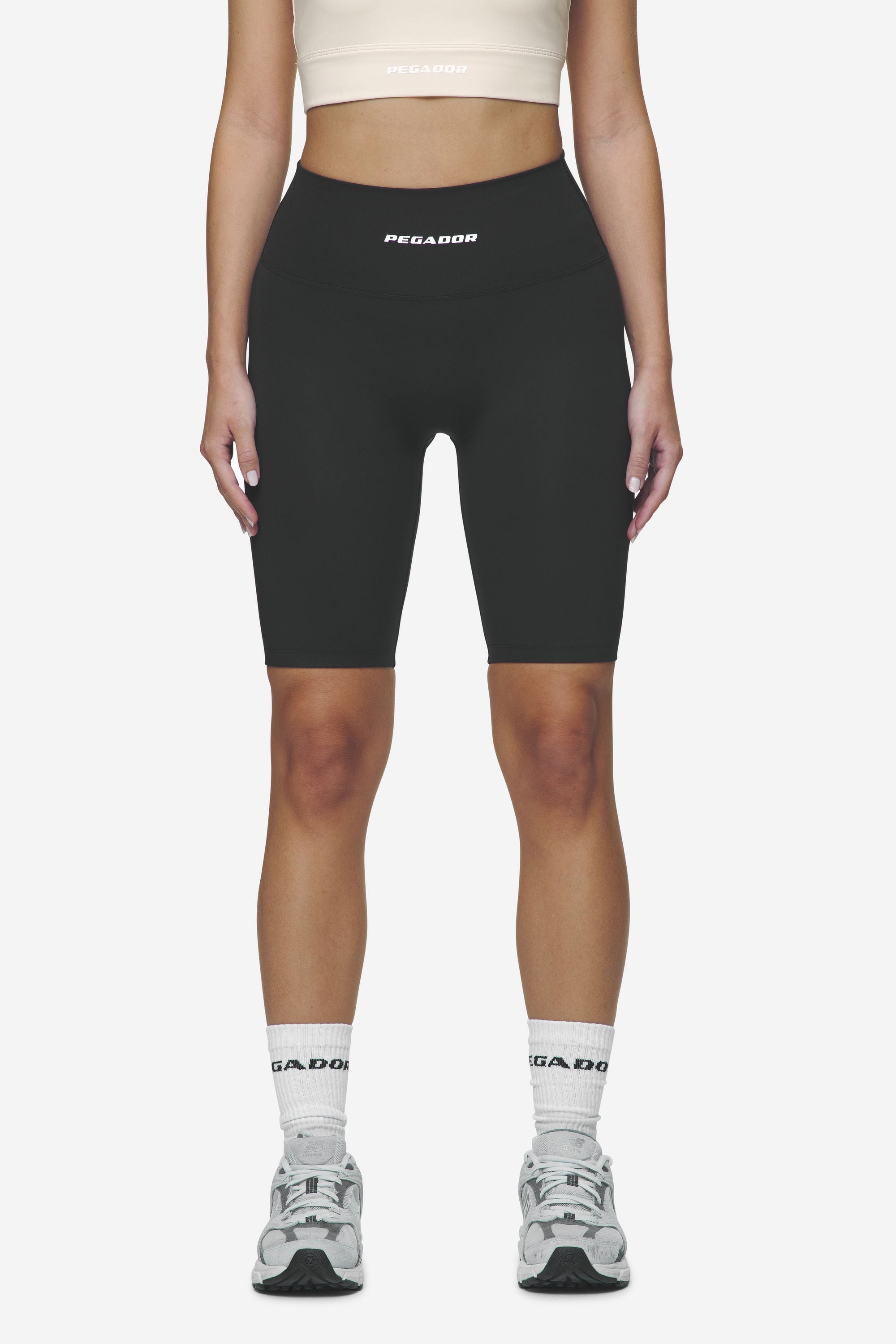 Lupita Biker Shorts Black White PEGADOR