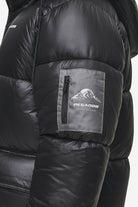 Pegador Conell Puffer Parka Black Detailshot aus der PEGADOR® Outerwear 24 Kollektion für Herren