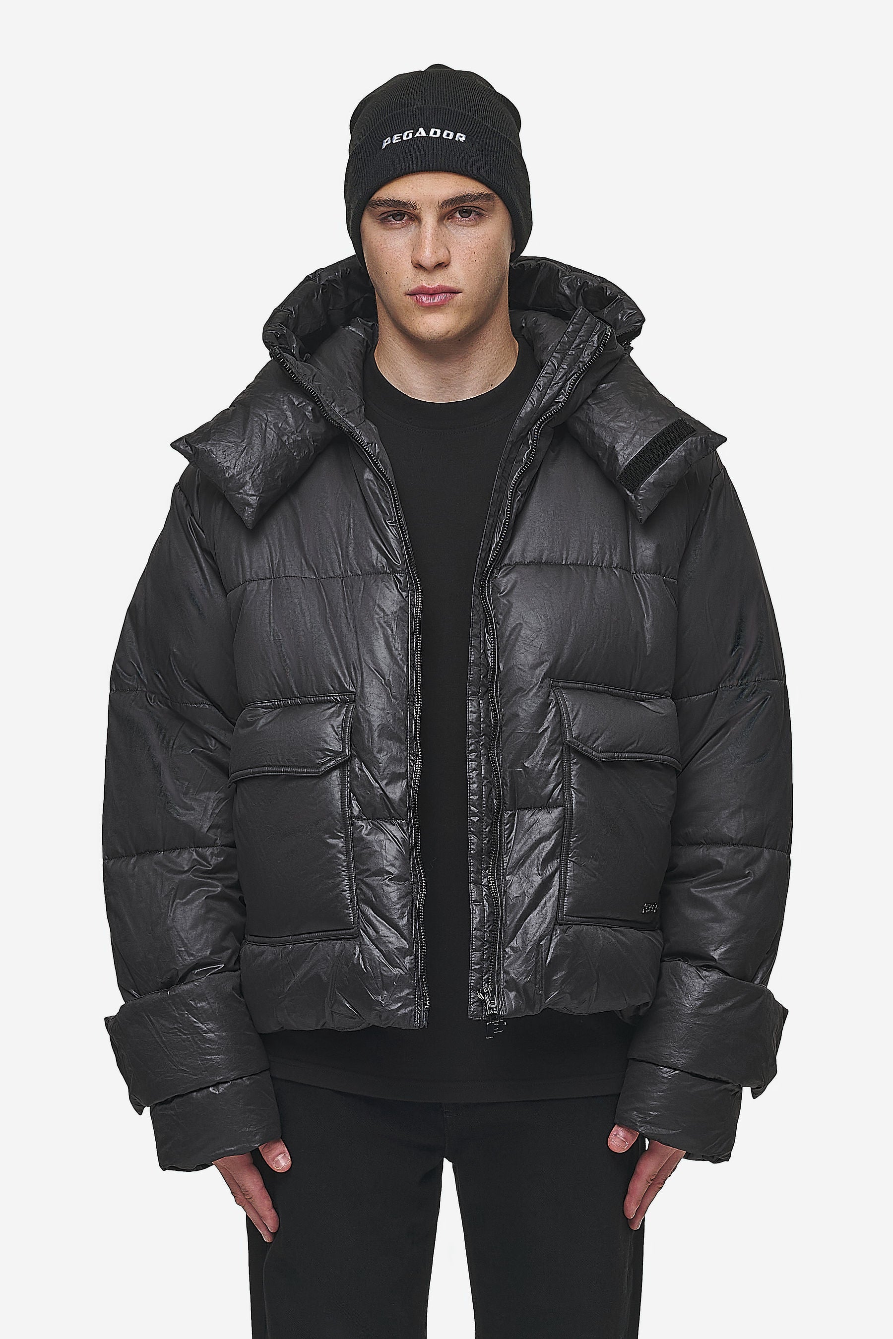 Pegador Garrick Vintage Oversized Puffer Jacket Black Hauptansicht aus der PEGADOR® Outerwear 24 Kollektion für Herren