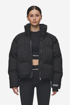 Pegador Henra Oversized Raglan Puffer Jacket Black Hauptansicht aus der PEGADOR® Outerwear 24 Kollektion für DaHerren