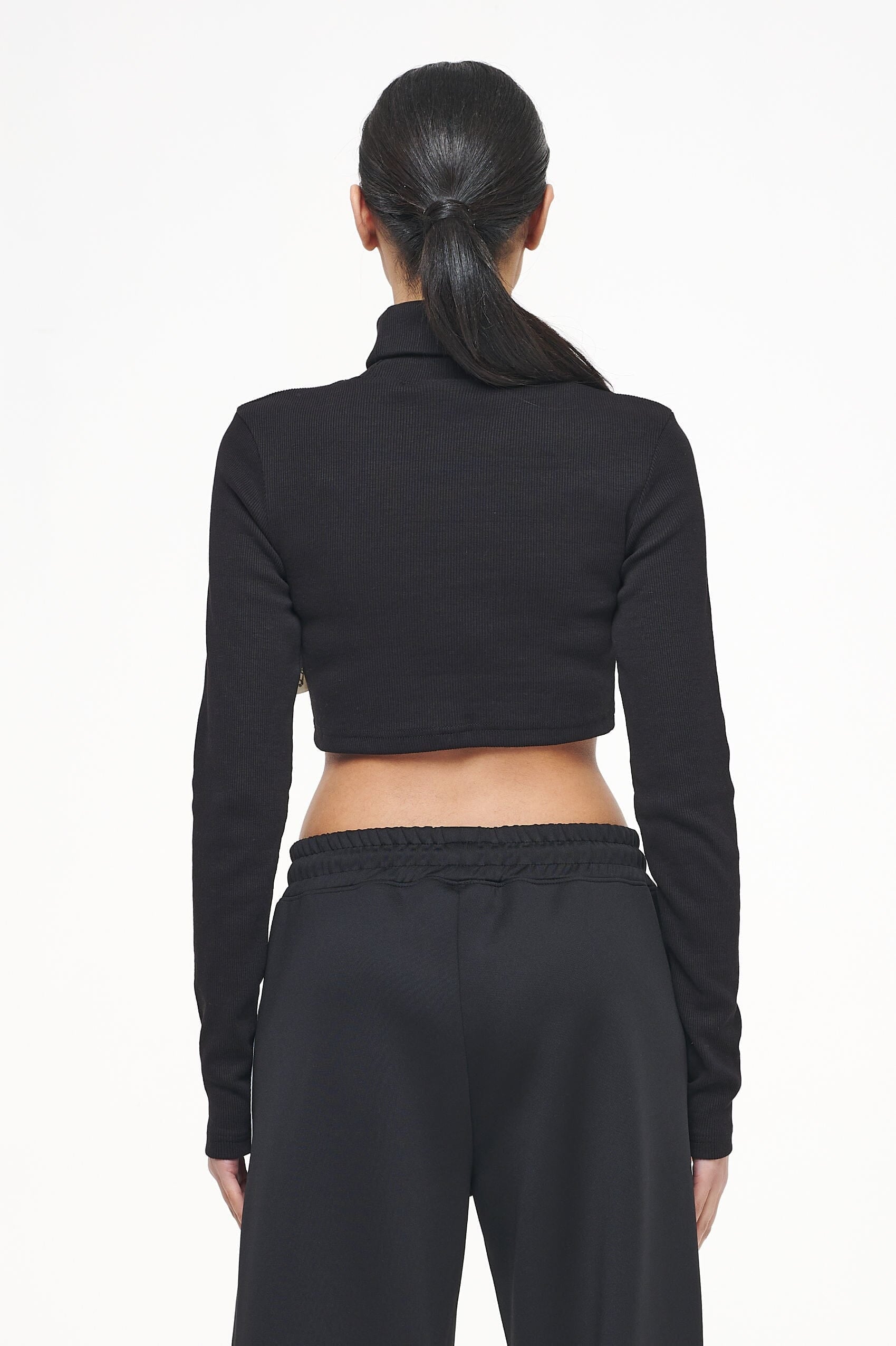 Zito Rib Cropped Turtleneck Longsleeve Black Sweater | Women Trust The Process | Women 
